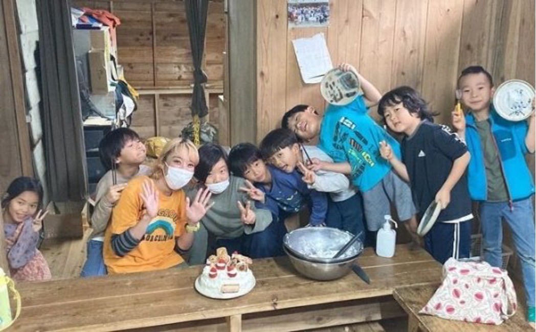 【活動報告】フリースクール「小学部」クリスマスケーキ作り